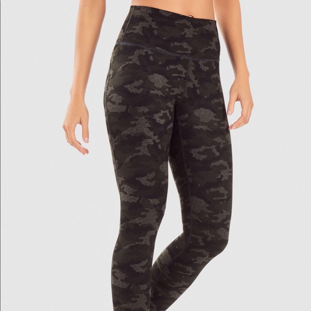 Fabletics Highwaisted Powerhold 7/8 Legging Size S